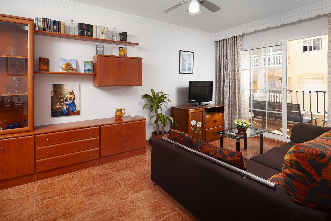 Entire apartment, Apartment 'Apartamento Dayca' with Sea View, Shared Pool and Private Terrace in Torrox Costa, Torrox