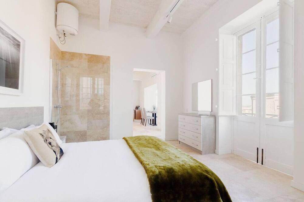 Ganze Wohnung, Rare Suite in Valletta`s Heart! Sea-View + Wifi in Valletta, Insel Malta