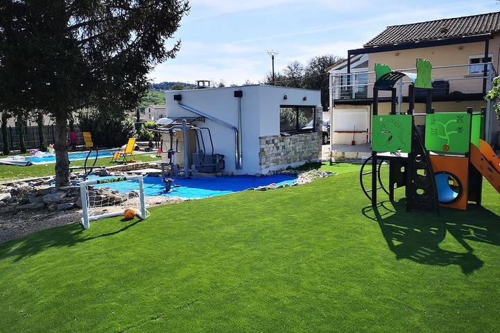 Gîte pour 10 personnes, avec jardin à Saint-Martin-de-Valgalgues