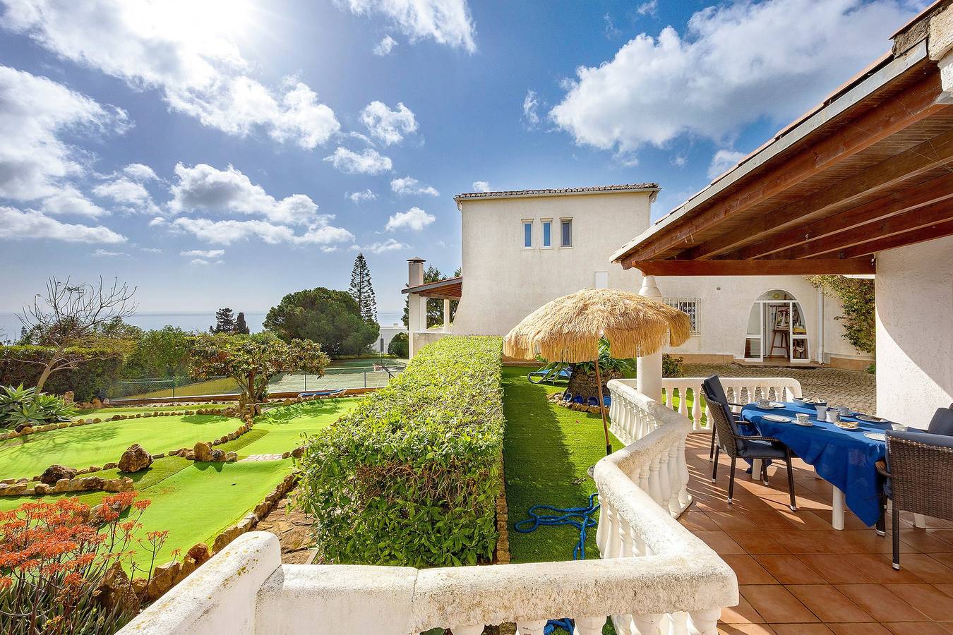Villa 'Casa Romana' with Sea View, Shared Pool and Wi-Fi in Luz, Faro District