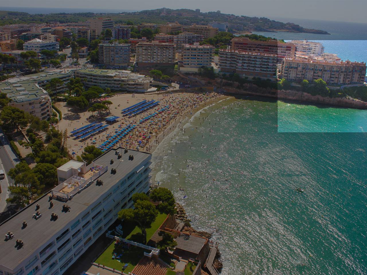 Apartamento entero, Apartamento triplex en Salou con piscina y aparcamiento, cerca del centro in Cala dels Capellans (Salou), Salou