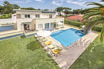 Holiday Rental for 12 People in Vilamoura, Quarteira, Photo 3
