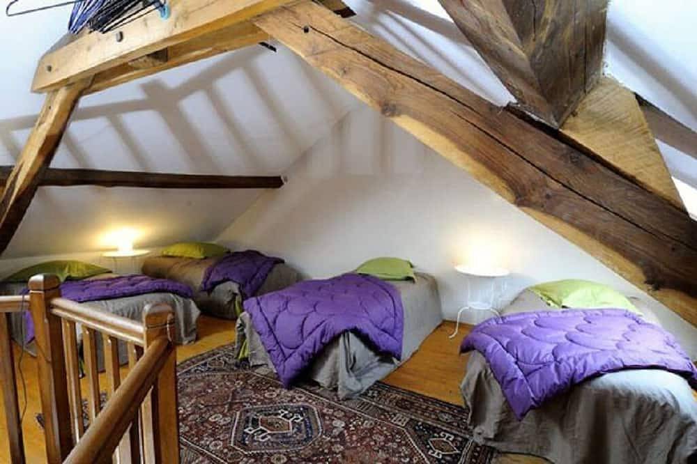 Family house in Saint-Germain-des-Champs, Naturpark Morvan