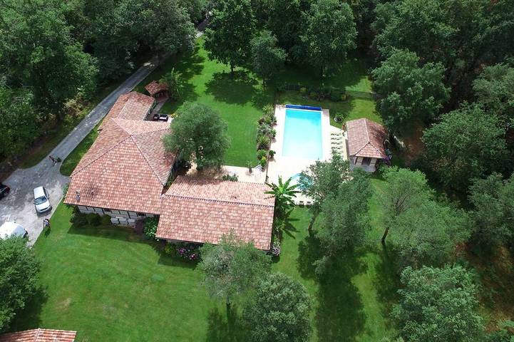 Villa for 24 people in Azur