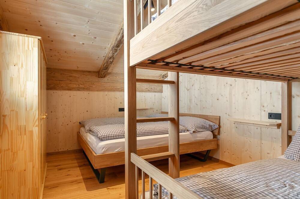 Traumhaftes Chalet in Alleinlage mit Wellness in Hopfgarten im Brixental, Bezirk Kitzbühel