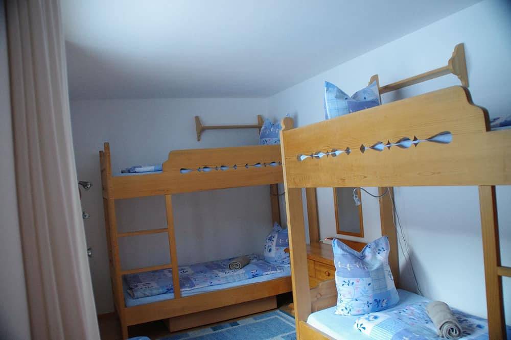 Ganze Wohnung, Geräumige und gemütliche Bergwohnung in idyllischer Lage in Klosters-Serneus, Plessur Alpen
