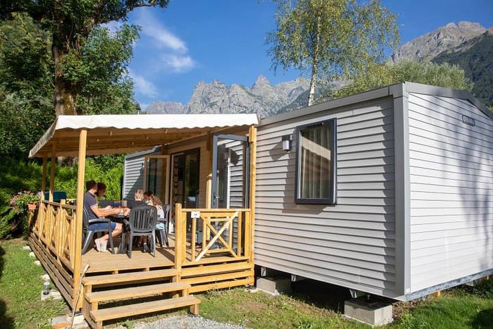 Caravane pour 6 personnes, avec balcon/terrasse et terrasse à Le Bourg-d'Oisans - 2