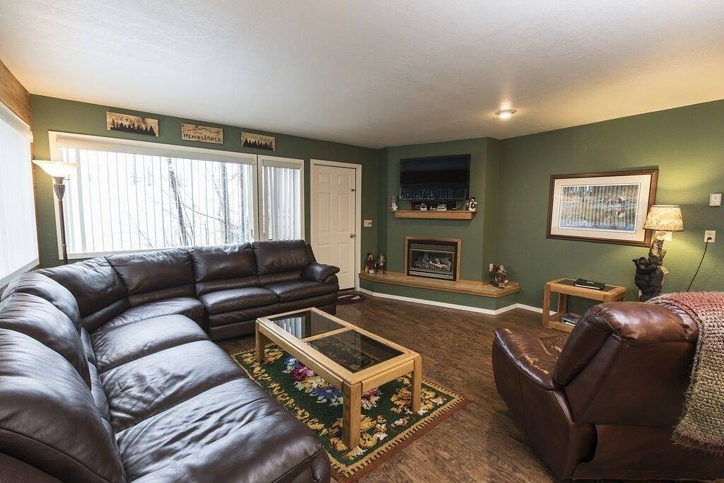 Ganze Wohnung, Schöne 2-Schlafzimmer, 2-Bad-Wohnung mit Holzböden in Flathead County