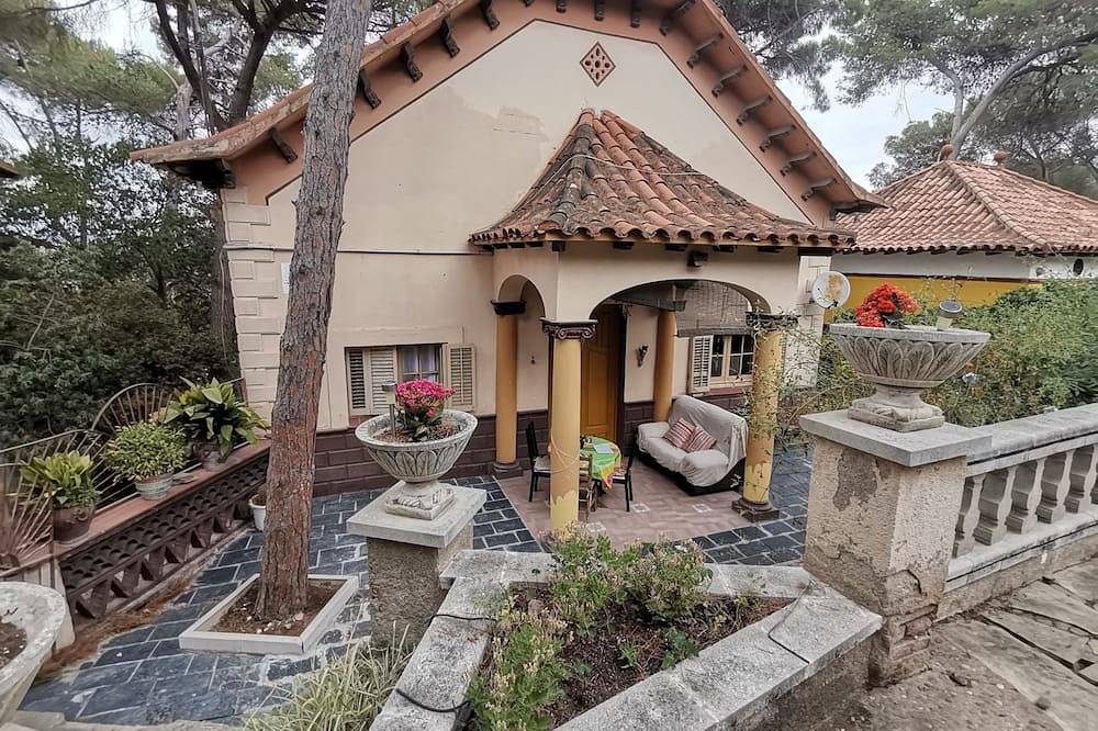 Kolonialhaus 20 km vom Zentrum von Barcelona in Montcada i Reixac, Barcelona Provinz
