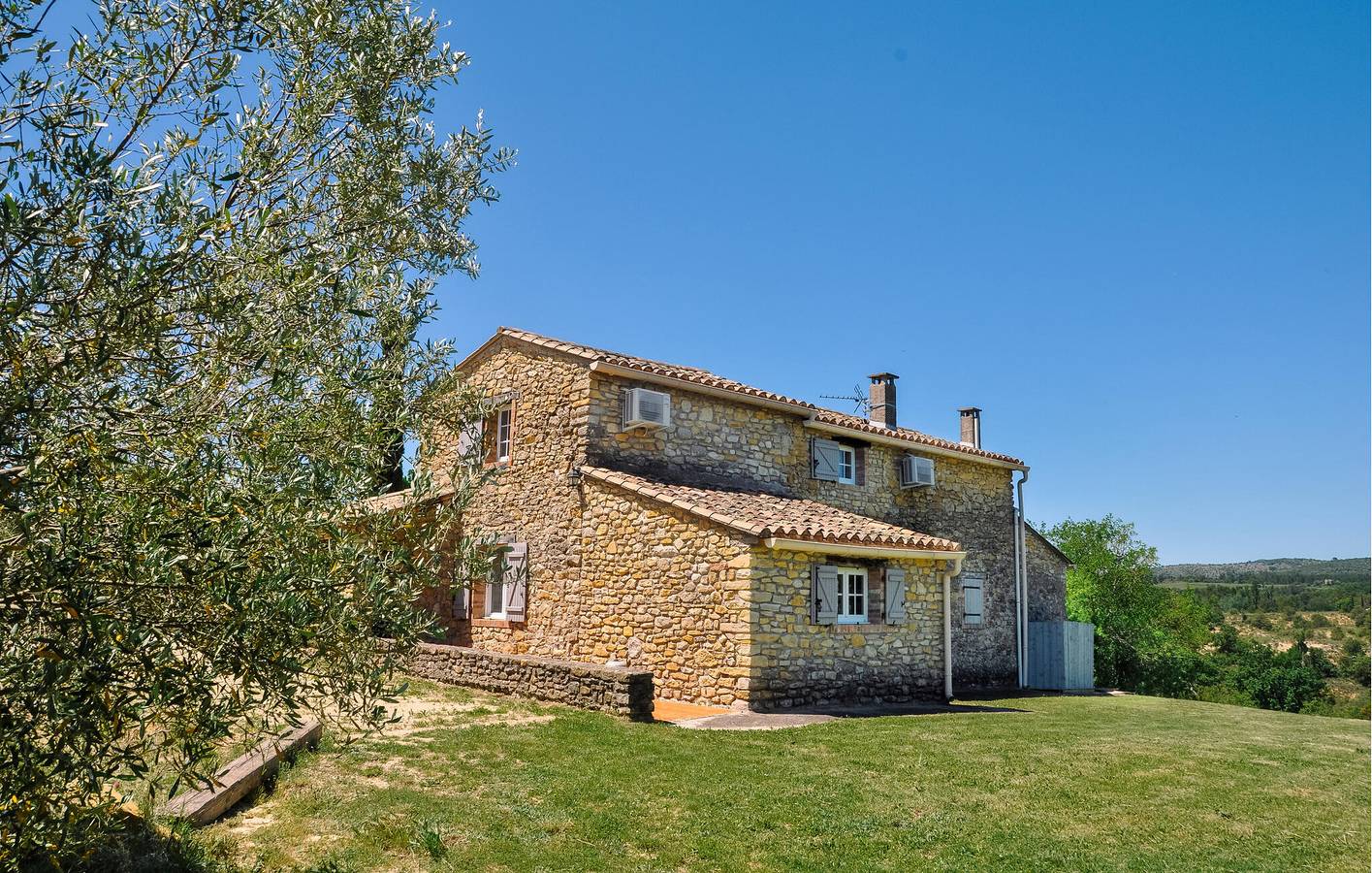 Appartement de vacances moderne avec piscine et parking in Saint-Sauveur-de-Cruzières, Parc national des Cévennes