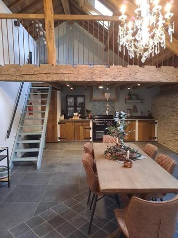 Gîte pour 6 personnes, avec jacuzzi et jardin, adapté aux familles à Léglise