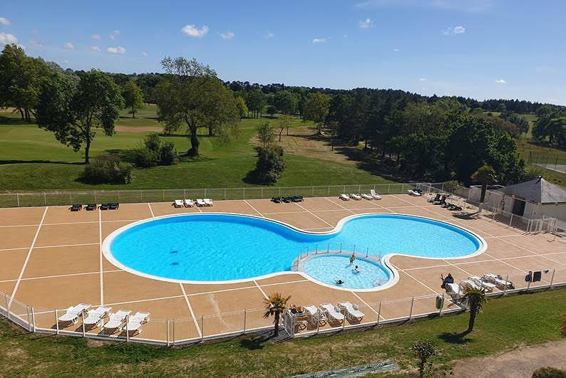 Appartement entier, Appartement de vacances pour 6 personnes avec balcon/terrasse in L'Aiguillon-sur-Vie, Vallée de la Loire