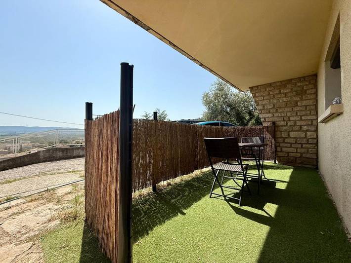 Gîte pour 2 personnes, avec vue et terrasse à Laudun-l'Ardoise - 2