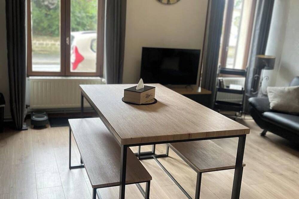 Apartamento entero, Superbe Appartement Neuf Face au Château - 2 ch / 5 Pers - Netflix Canal+ - Wifi in Sedán (Ardenas), Ardenas