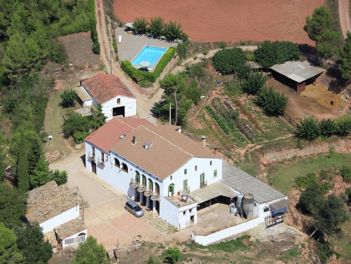 Gîte pour 13 personnes, avec jardin et piscine dans Bages