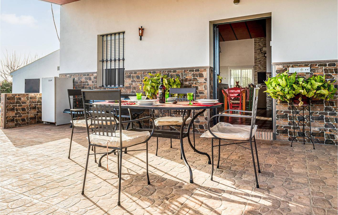 Poolterrasse: 2 km bis Alcolea del Río in Villanueva del Río y Minas, Sevilla Provinz