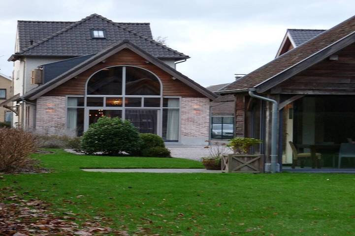 Location de vacances pour 8 personnes, avec jardin et terrasse à Aalter