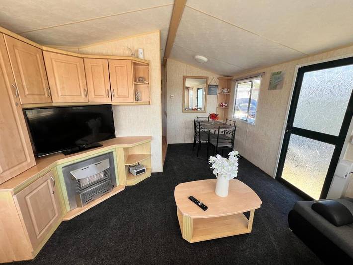 Holiday rental for 6 people, with garden and pool as well as children pool in Mersea Island