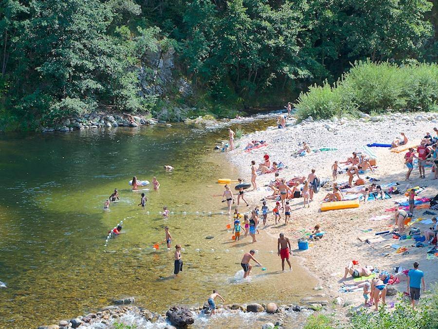 Camping Le Barutel - Tente 2 personnes - Emplacement Mooréa, tente canadienne - sans cuisine, sans sanitaires, sans eau courant et électricité in Meyras, Parc naturel régional des Monts d'Ardèche