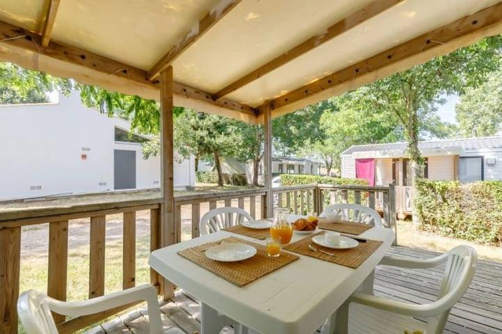 Camping pour 4 personnes, avec sauna et jacuzzi ainsi que bassin pour enfant et piscine à Talmont-Saint-Hilaire - 4