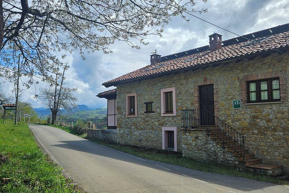 Cozy Countryside Escape: Stay at La Bolera I in Piloña, Costa Verde (Spain)