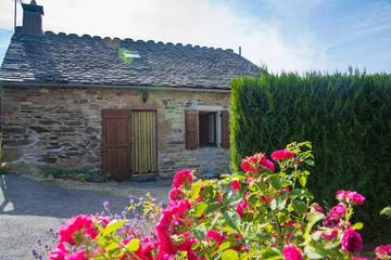 Gîte pour 3 personnes, avec terrasse dans Cubières