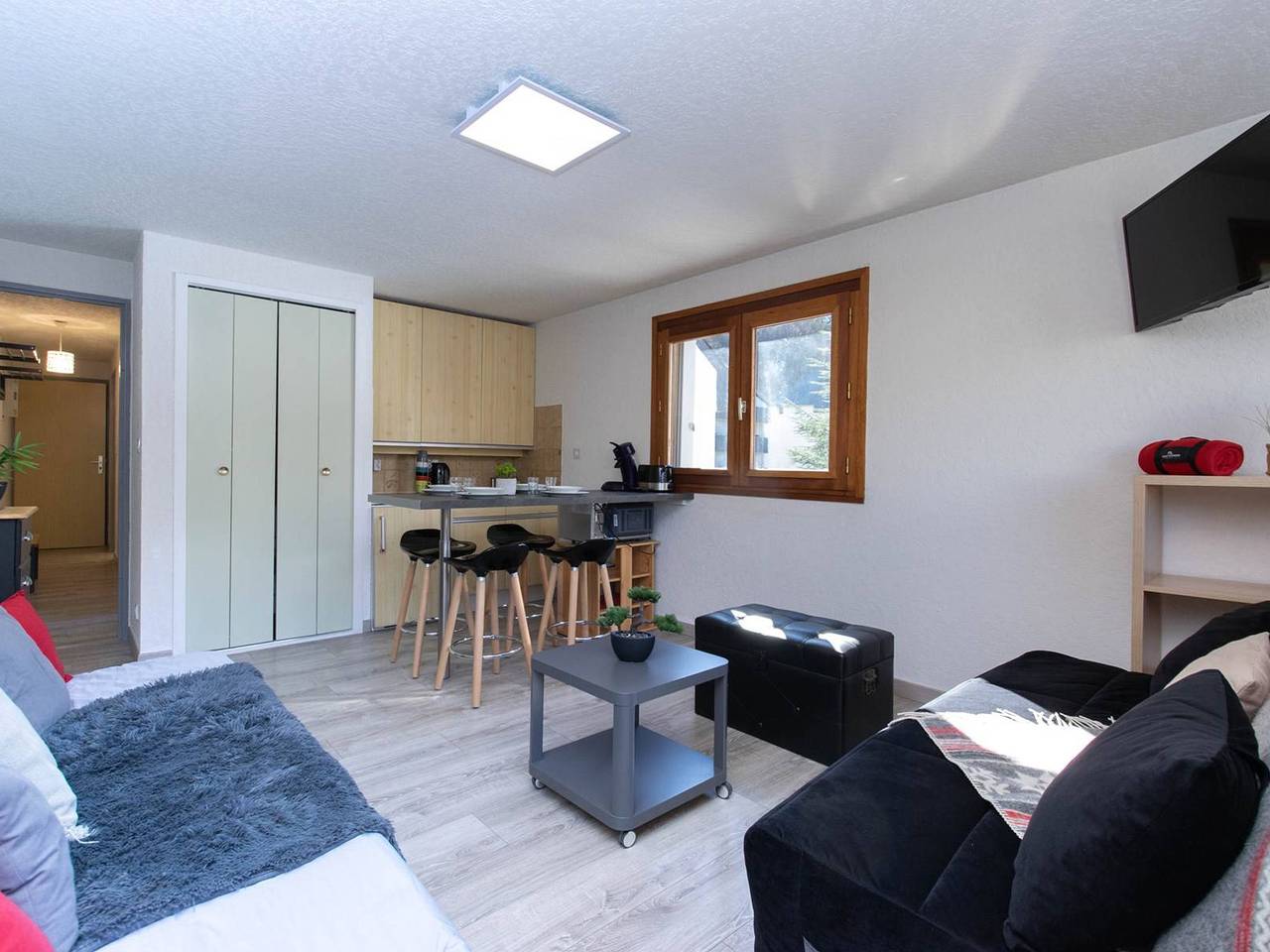 Entire apartment, Renovated apartment near cable car with private parking in Saint-Lary-Soulan, Pyrenees National Park