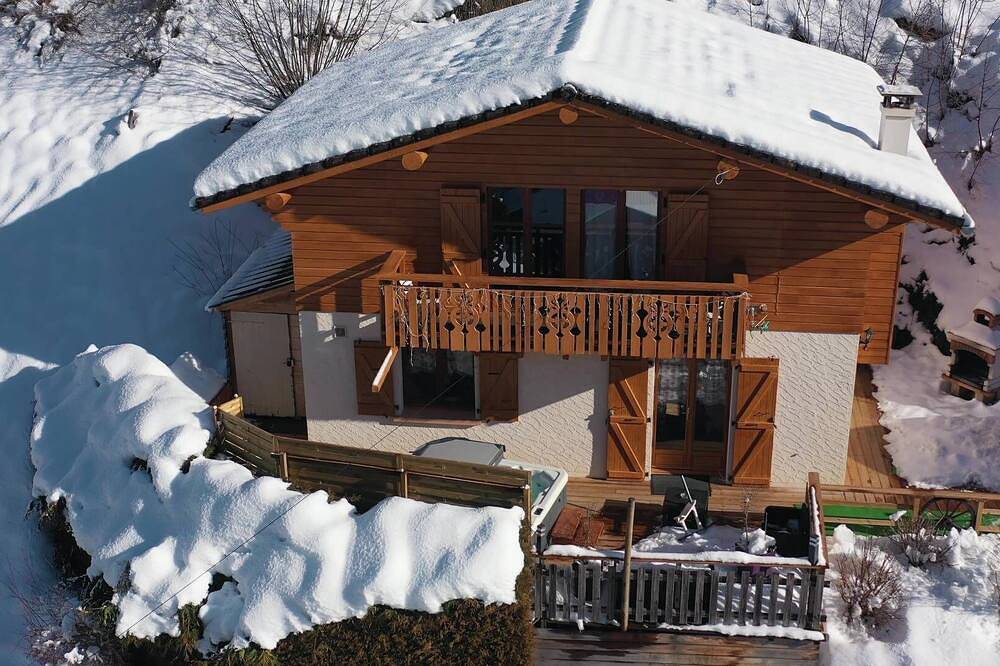 Chalet Cerca de las pistas. Tranquilo confort wifi mascotas bienvenidas in Thônes, Región de Annecy