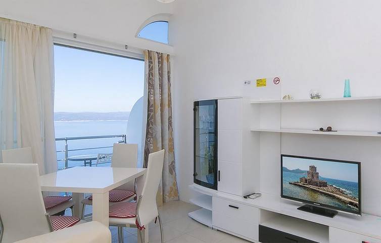 Ganze Ferienwohnung, Urlaub am Meer: Modernes Apartment mit WLAN, Küche und Parkplatz in Brela, Makarska Riviera