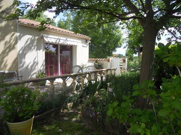 Chambre d’hôte pour 2 personnes, avec jardin dans Saint-Laurent-de-la-Barrière