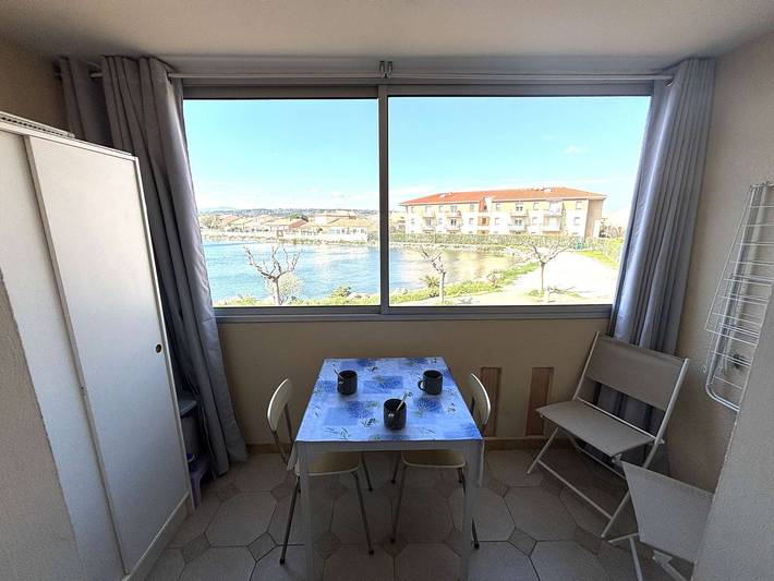 Location de vacances pour 3 personnes, avec vue sur le lac et balcon, animaux acceptés à Port-la-Nouvelle
