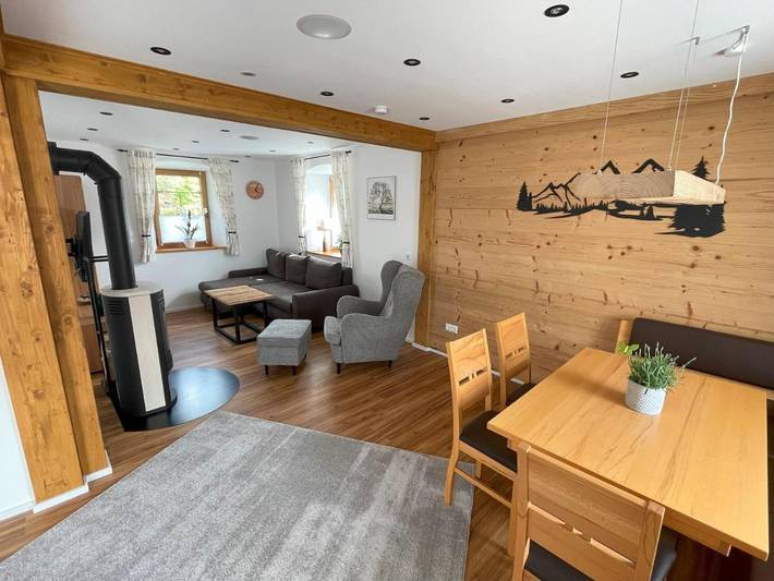 Ferienhaus für 6 Personen, mit Terrasse und Garten sowie Sauna in Wallenfels
