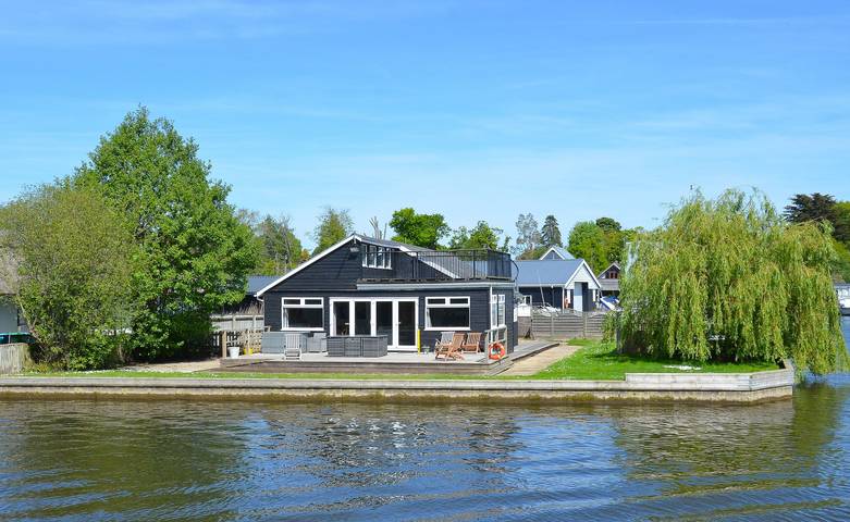 Cottage for 9 people in Horning