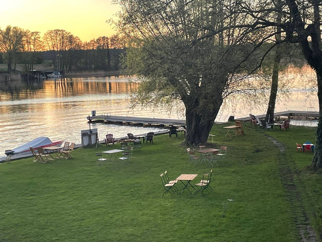 Ganze Ferienwohnung, Ankerplatz direkt am Priepert See - Ferienwohnung Luv in Priepert, Mecklenburg-Strelitz