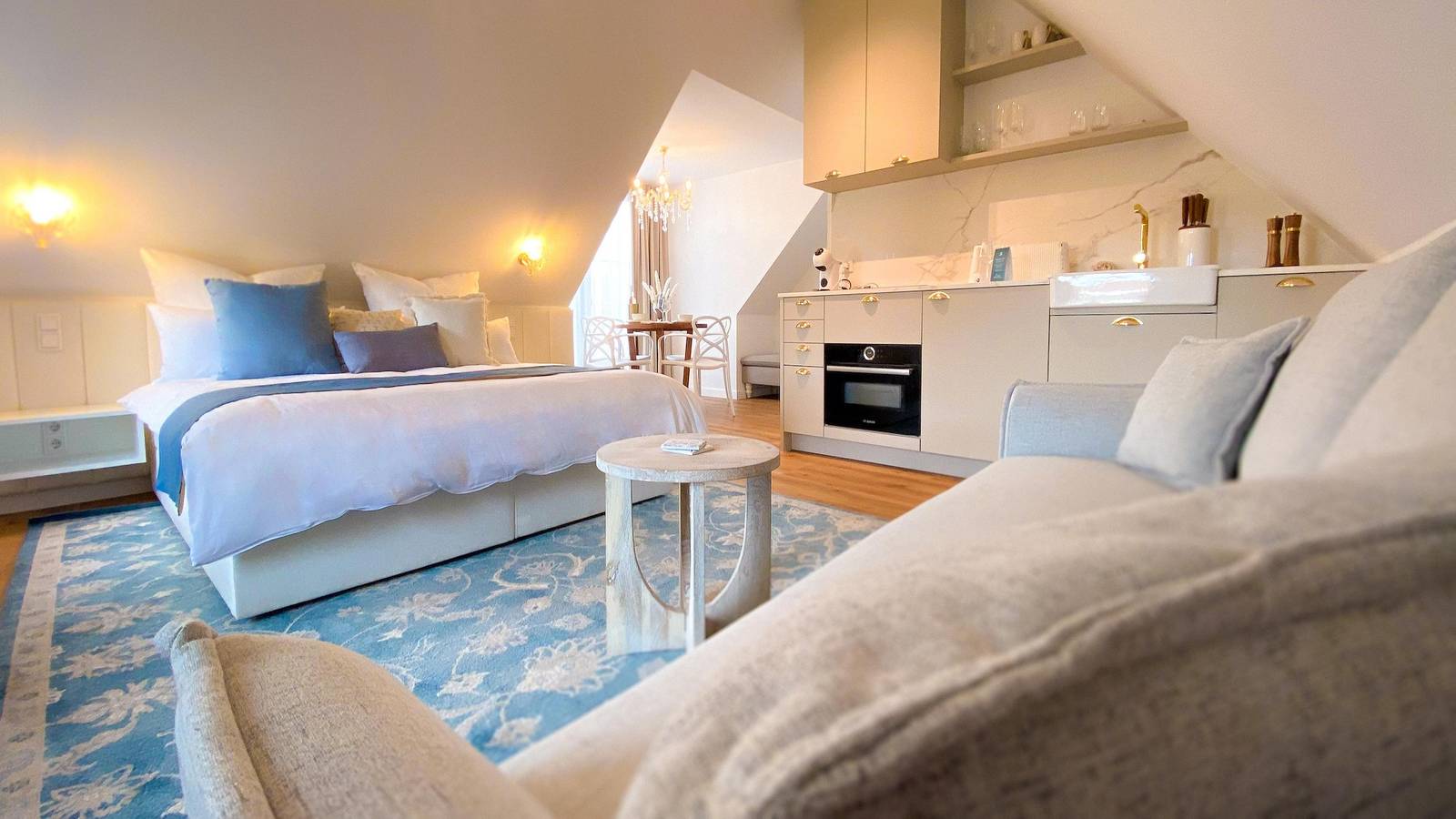 Ganze Ferienwohnung, Mansarde in Neustadt an der Weinstraße, Pfälzer Rheinebene