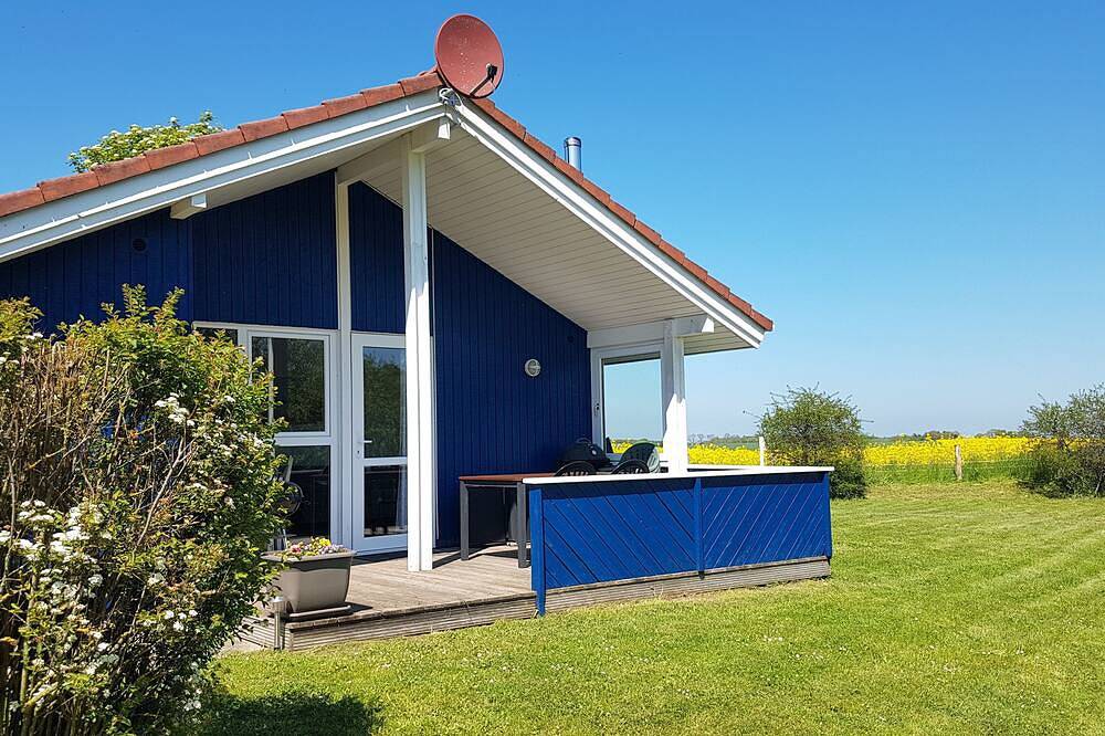 Ferienhaus mit traumhaftem Feldblick umgeben von See, Wald u. Wiesen. Eingezäunt in Schönwalde am Bungsberg, Ostholstein