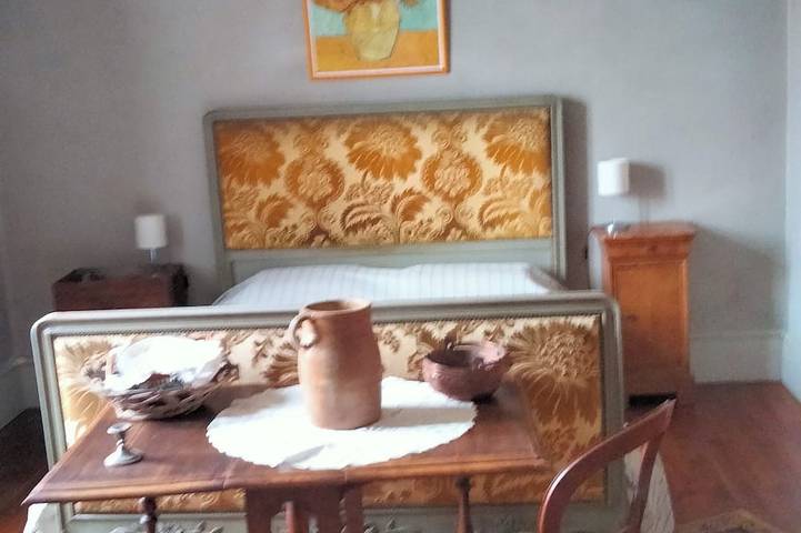 A spacious house ideal for vacations with family or friends, or for working remotely in Busset, Vichy und Umgebung