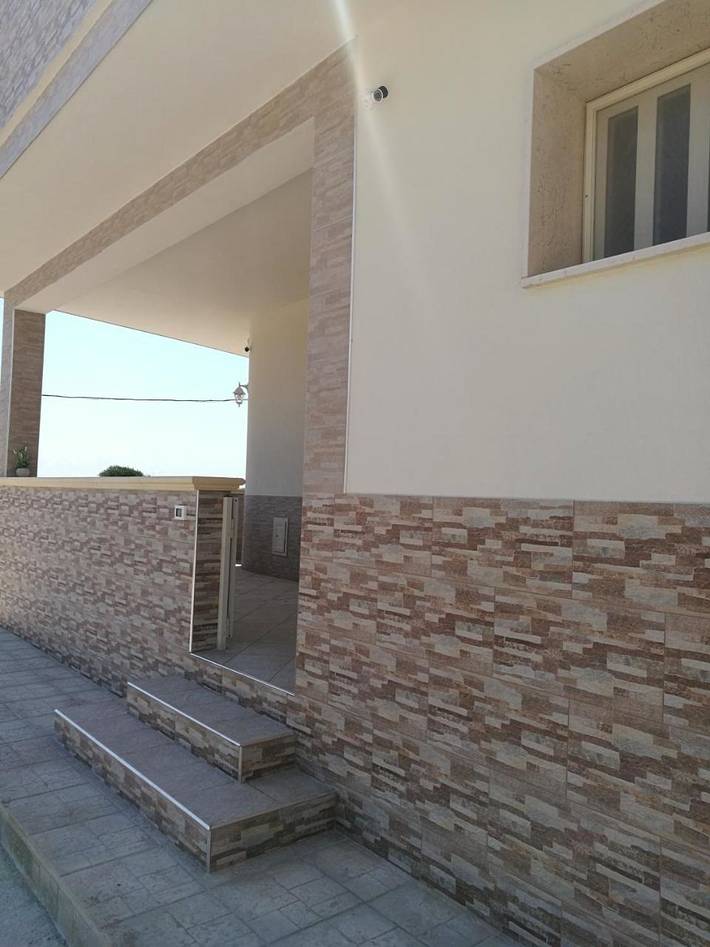 Ferienwohnung für 5 Personen, mit Balkon und Terrasse sowie Seeblick und Ausblick in Torre Colimena - 4