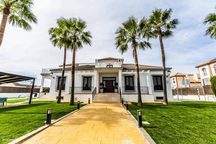 Chalet para 20 personas, con piscina y jardín además de sauna y jacuzzi en Provincia de Sevilla - 3