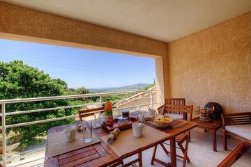 Gîte pour 4 personnes, avec terrasse à Sollacaro