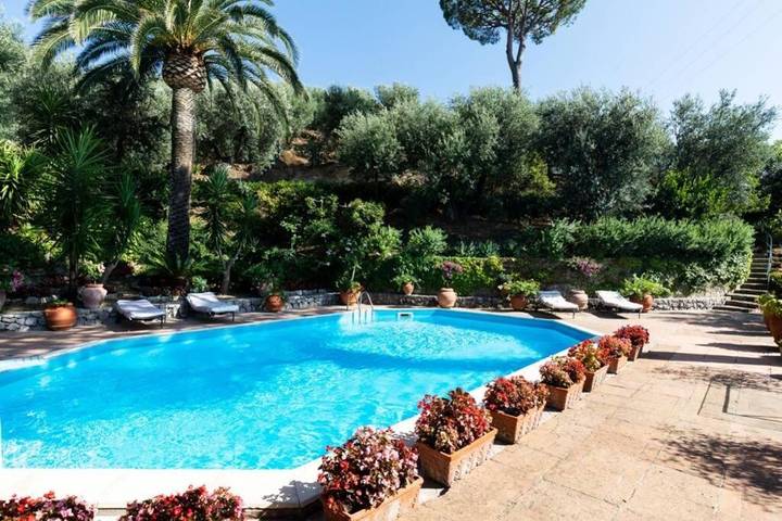 Casa vacanza per 12 persone, con panorama e piscina nonché giardino a Marciano