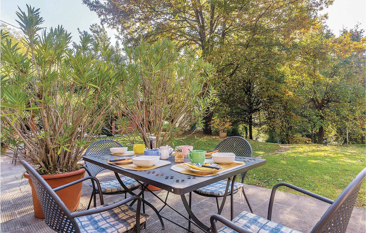 Ganze Ferienwohnung, 70m² Wohnung mit Internet, Parkplatz und Blick auf Montecarlo in Capannori, Lucca Provinz