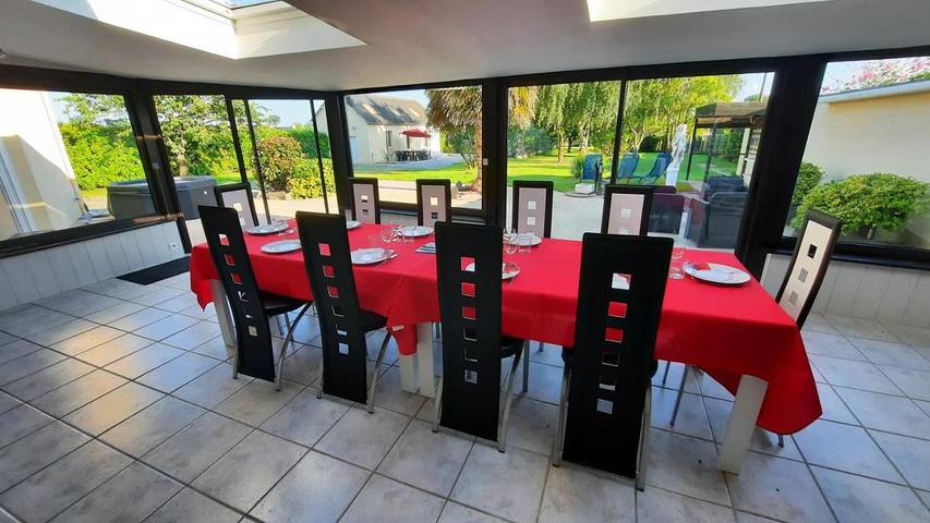 Location de vacances pour 10 personnes, avec Jacuzzi ainsi que Terrasse et Jardin à Carentoir