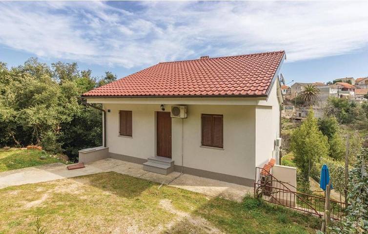 Ganze Wohnung, Apartment „Studio“ mit Bergblick, Wlan und Klimaanlage in Tkon, Pasman