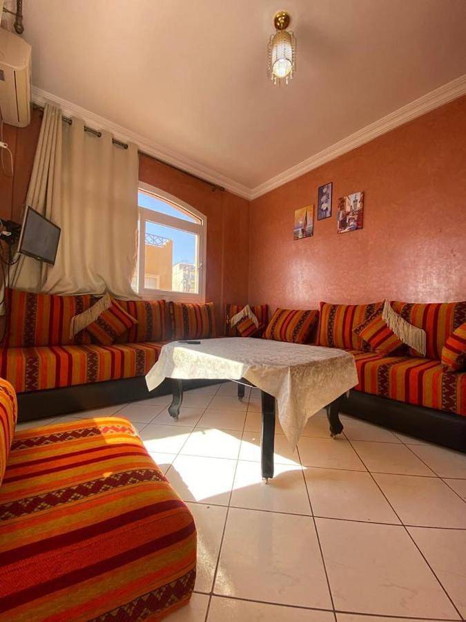 Gîte pour 4 personnes, avec vue ainsi que piscine et terrasse dans Tamraght Ouzdar - 2