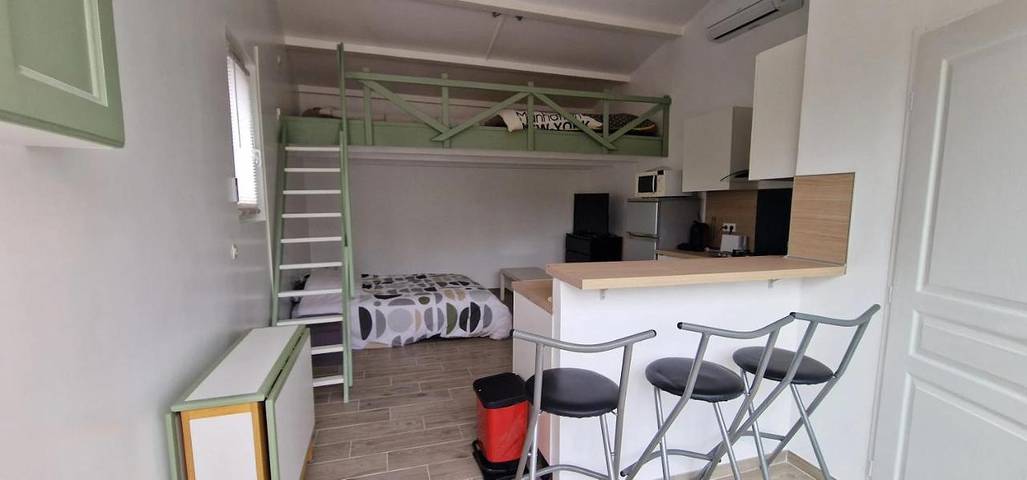 Apartamento de vacaciones para 4 personas, con terraza y jardín - 1