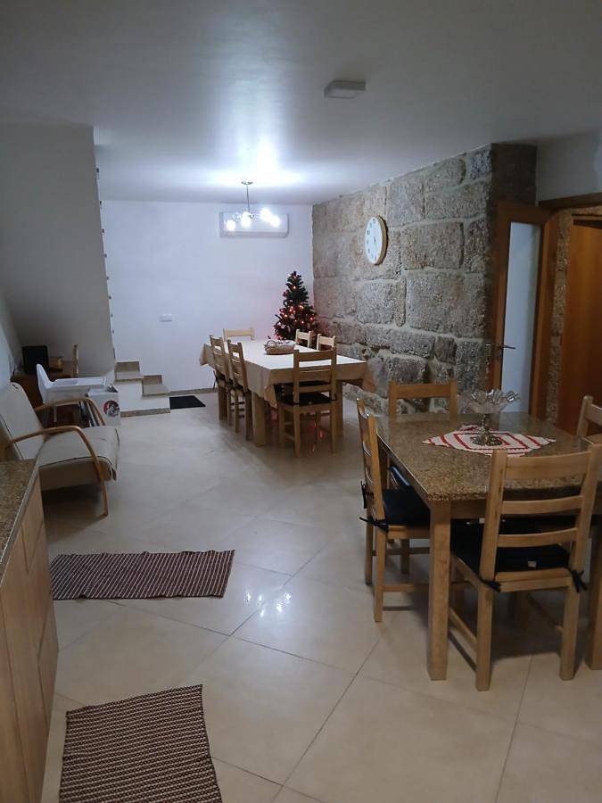 Gîte pour 10 personnes, avec jardin et vue sur le lac ainsi que vue et piscine dans Alpendurada - 3