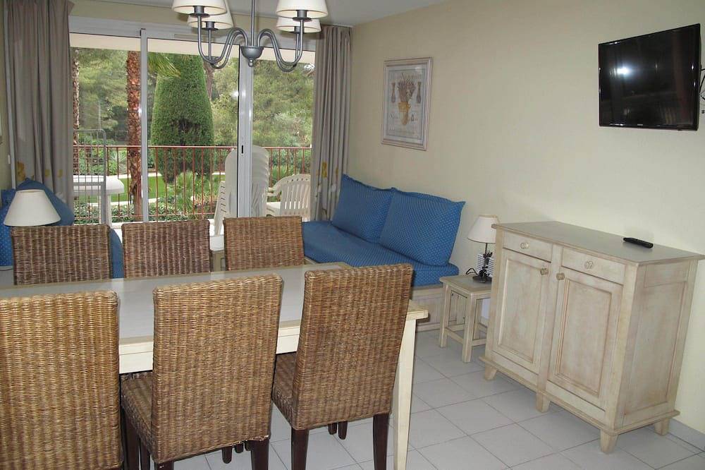 Ganze Wohnung, Füße in Giens Wasser in einem Garten am Meer in Hyeres, Parc national Port-Cros