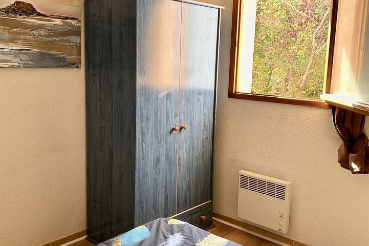 Entire apartment, T2 apartment 100 meters bright, fully furnished baths in Gréoux-les-Bains, Alpes-de-Haute-Provence