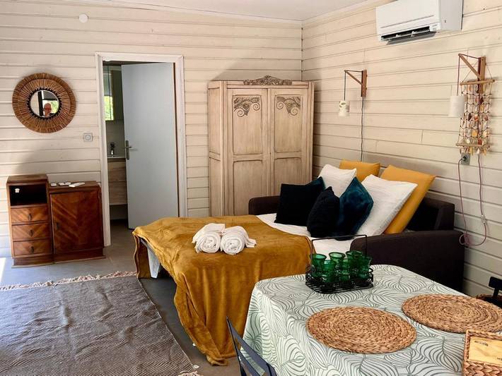 Appartement de vacances pour 2 personnes, avec piscine et terrasse ainsi que jardin et vue